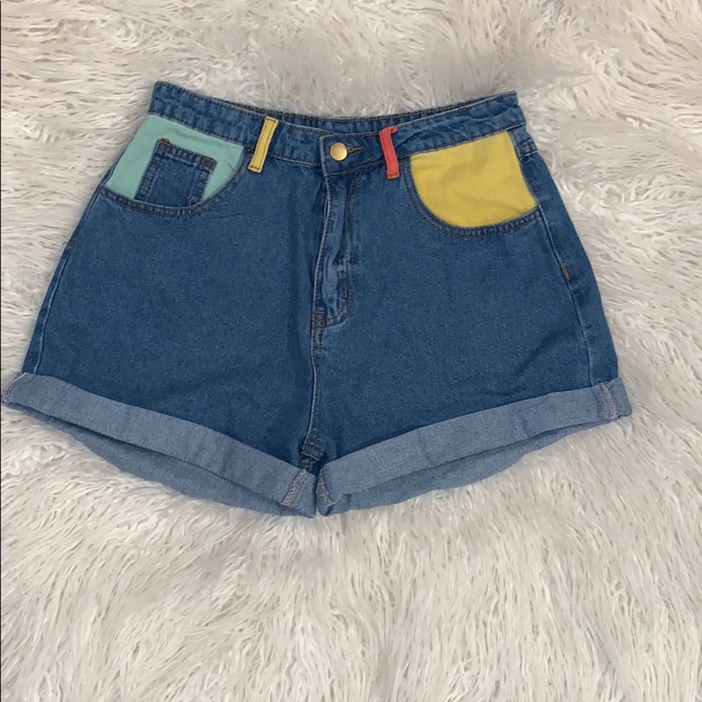 Color patched denim, high-waisted jean shorts
